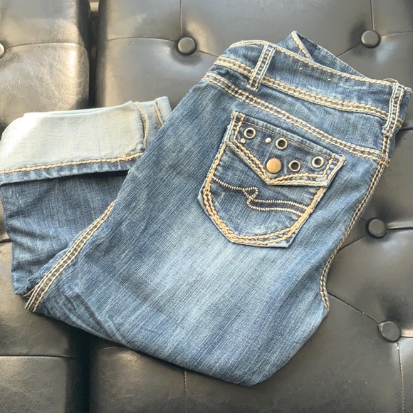 Almost Famous Jean Capris Sz11 - Picture 2 of 7